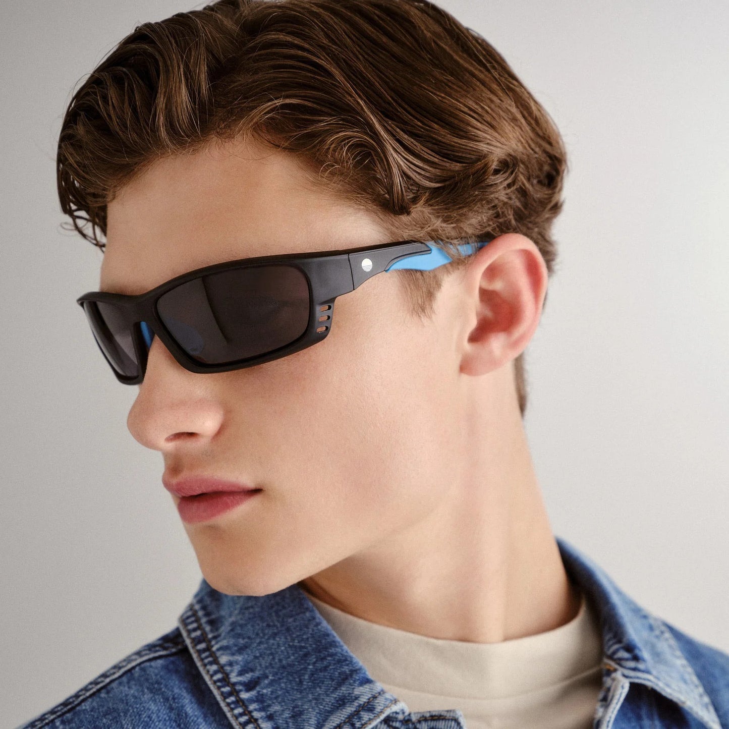 active wrap - matte black blue polarized