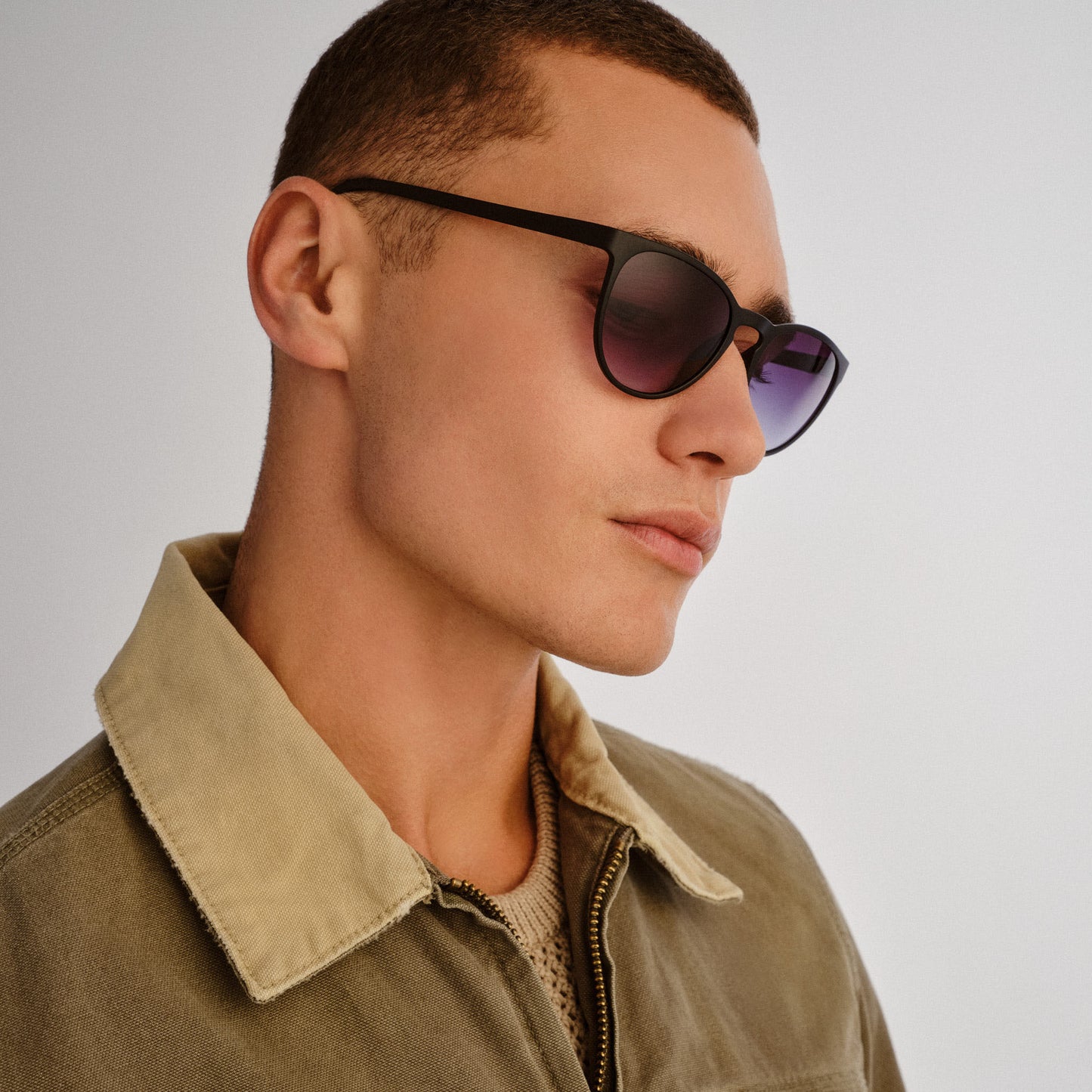 invincible - matte black