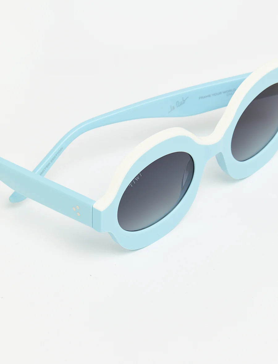 paola - pastel blue / beige topline