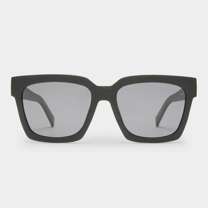 weekend riot - black