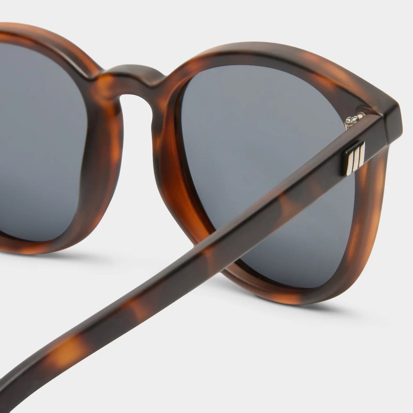 bandwagon matte tort