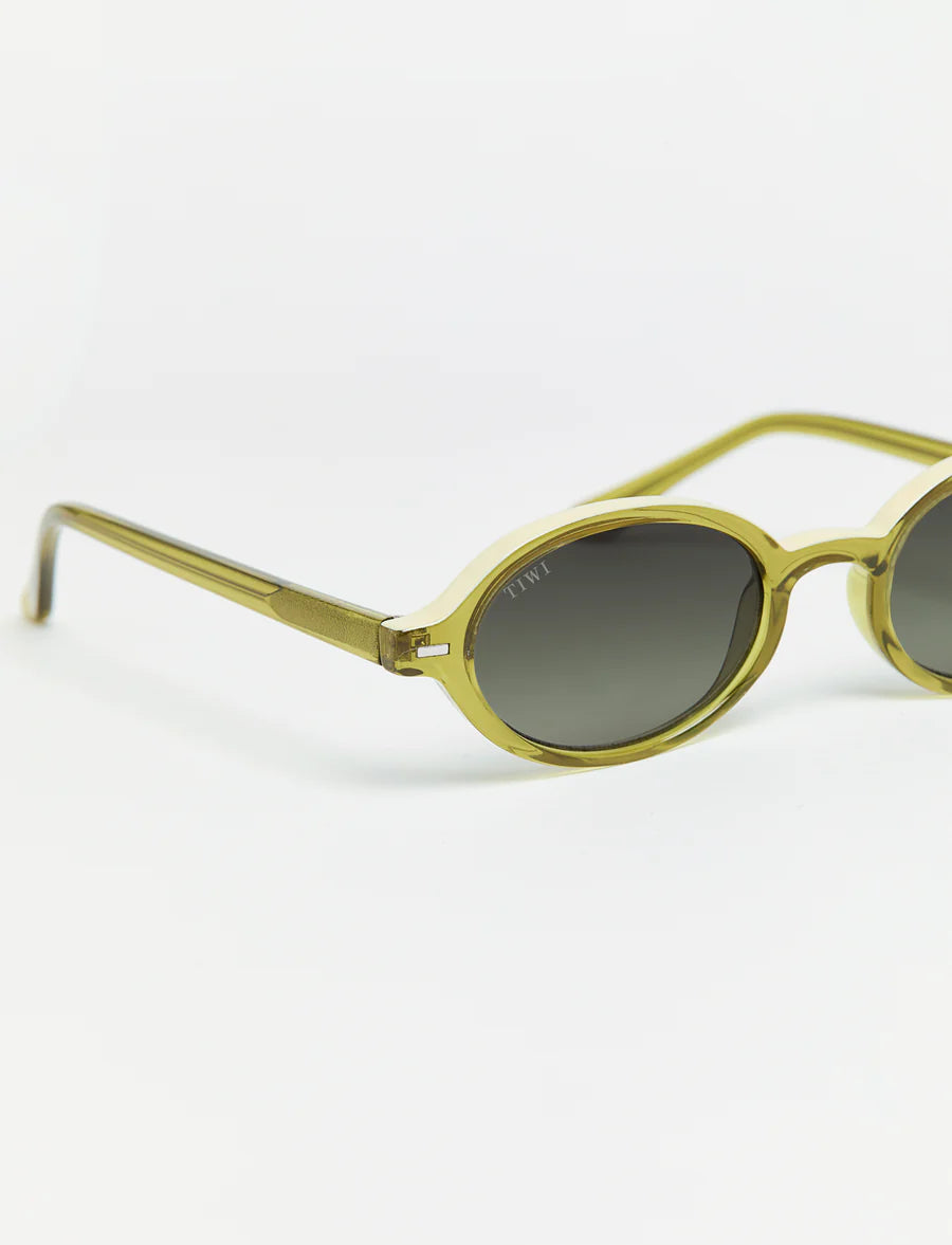 bell 620 - olive green / beige topline