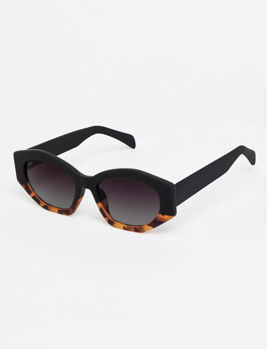 colette 111 - rubber tortoise black