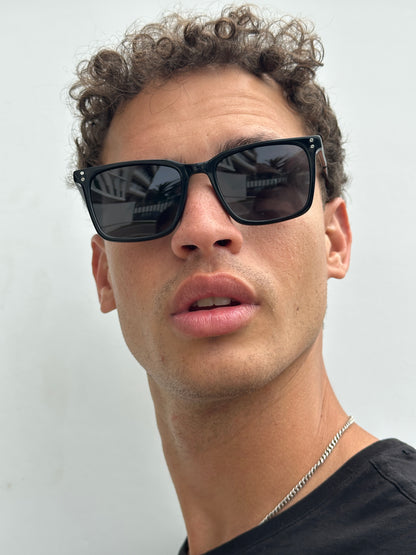 dino - black