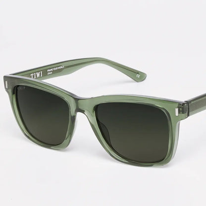 jules 600p - crystal green with green gradient polarized lenses