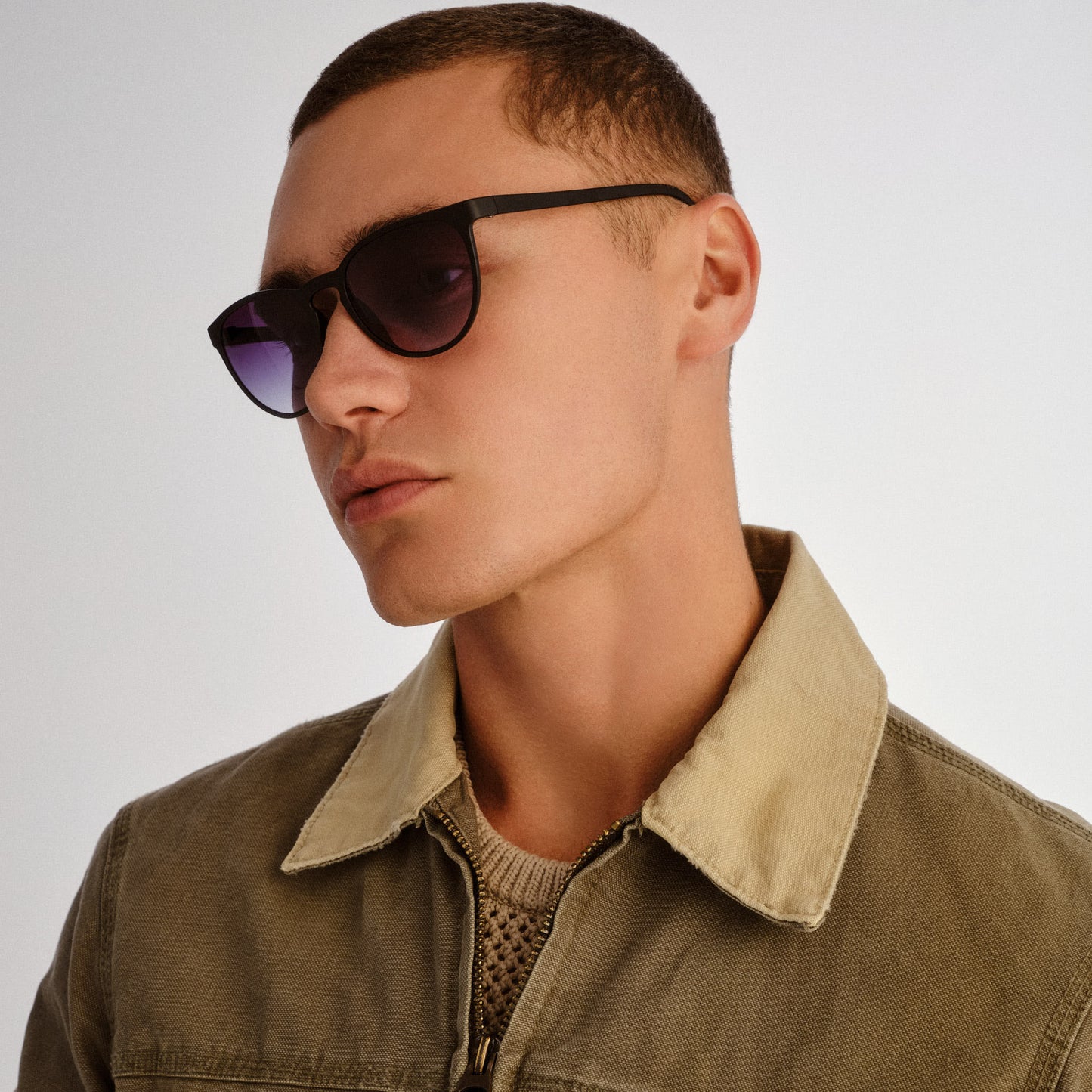 invincible - matte black