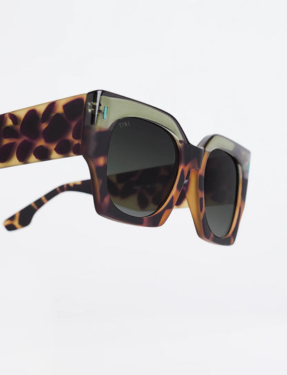 matt 106 - bicolor green tortoise