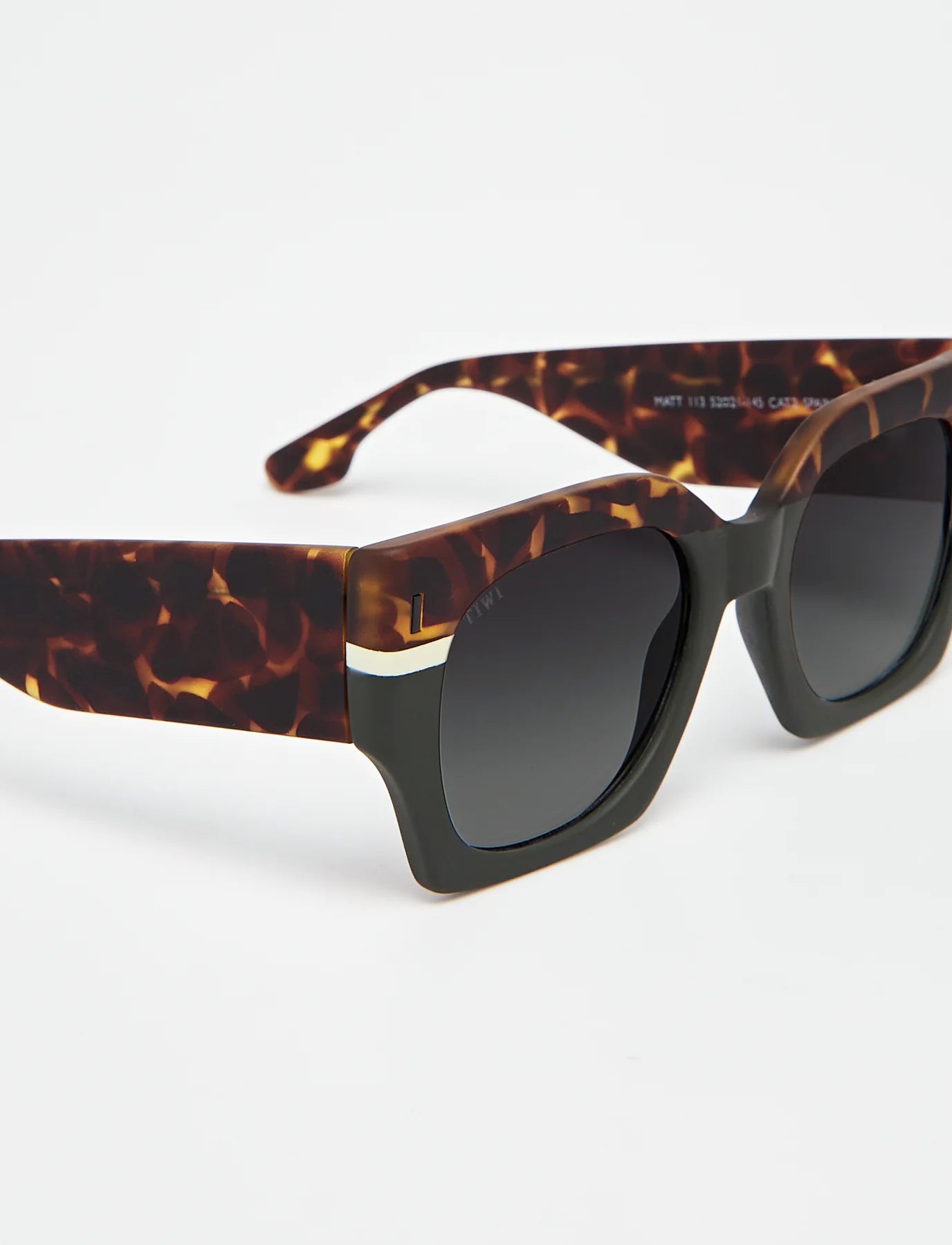 matt 113 - rubber tricolor tortoise