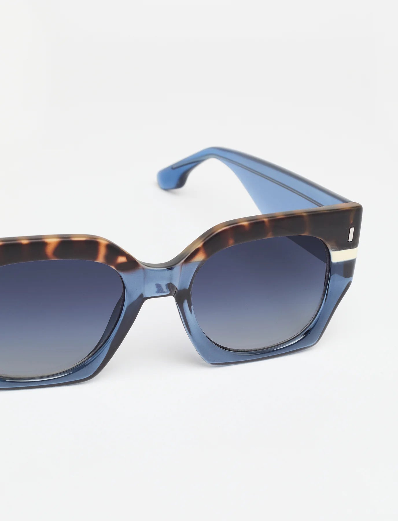 matt 21 - tricolor vintage tortoise blue / beige