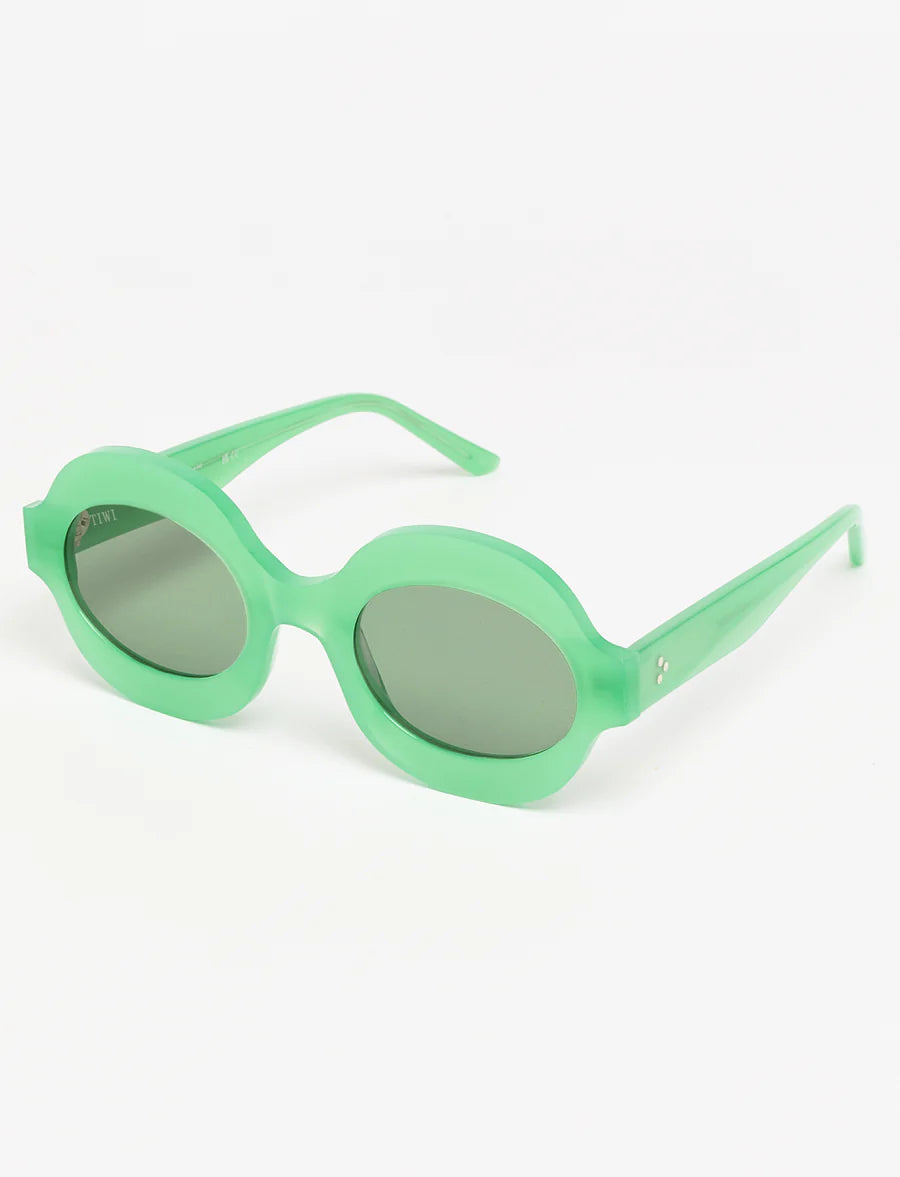 paola - shiny green