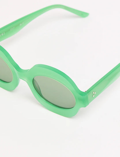 paola - shiny green