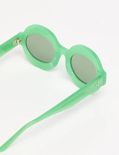 paola - shiny green