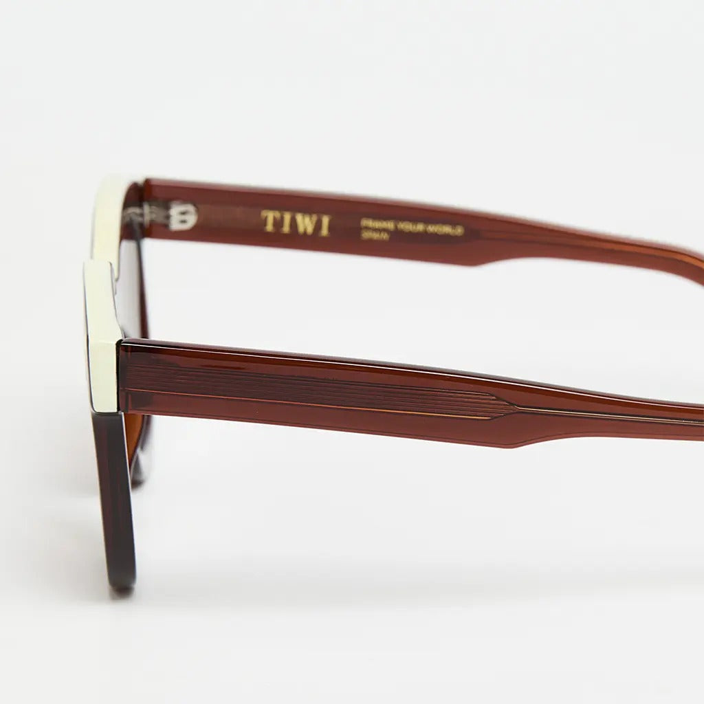 juliette 130 - shiny caramel/beige topline