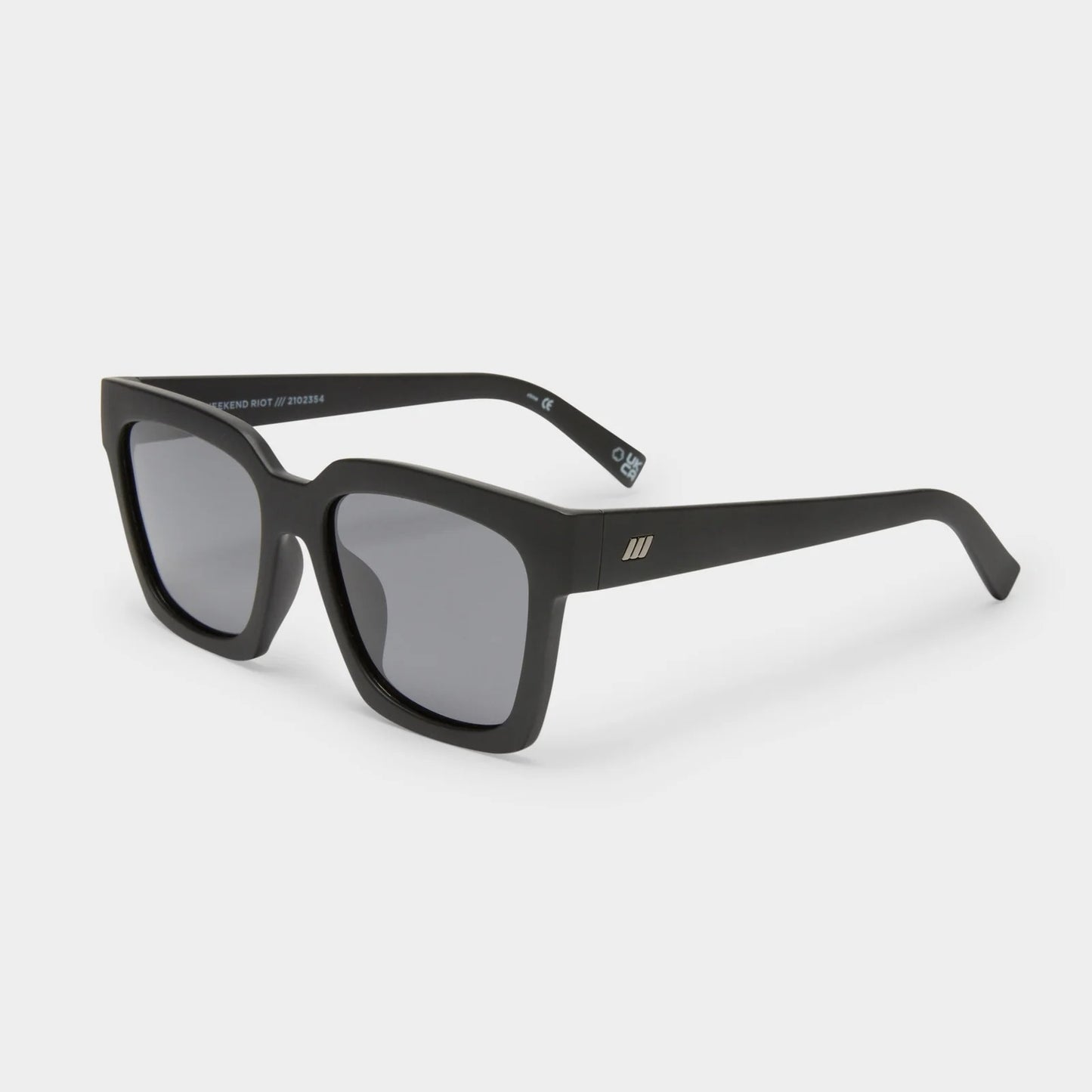 weekend riot - black